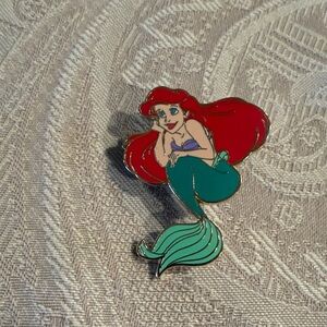 Disney Ariel Sitting Curious The Little Mermaid Pin G01